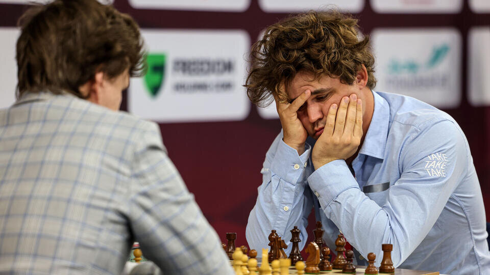     Экс-чемпион мира Карлсен пришел в ярость после поражения от шахматиста из РФ Zuma/TASS