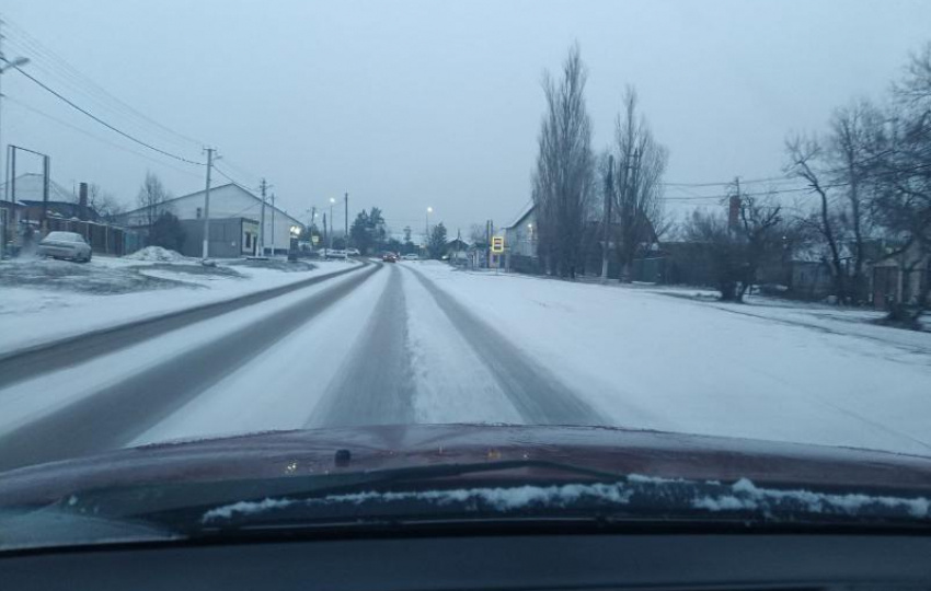 Госавтоинспекция Ростовской области предупреждает о сложных погодных условиях на дорогах