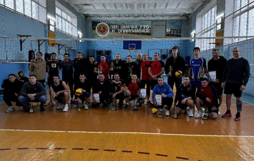 Команда «Восход» из Цимлянского района стала победителем волейбольного турнира памяти Алексея Растрепина