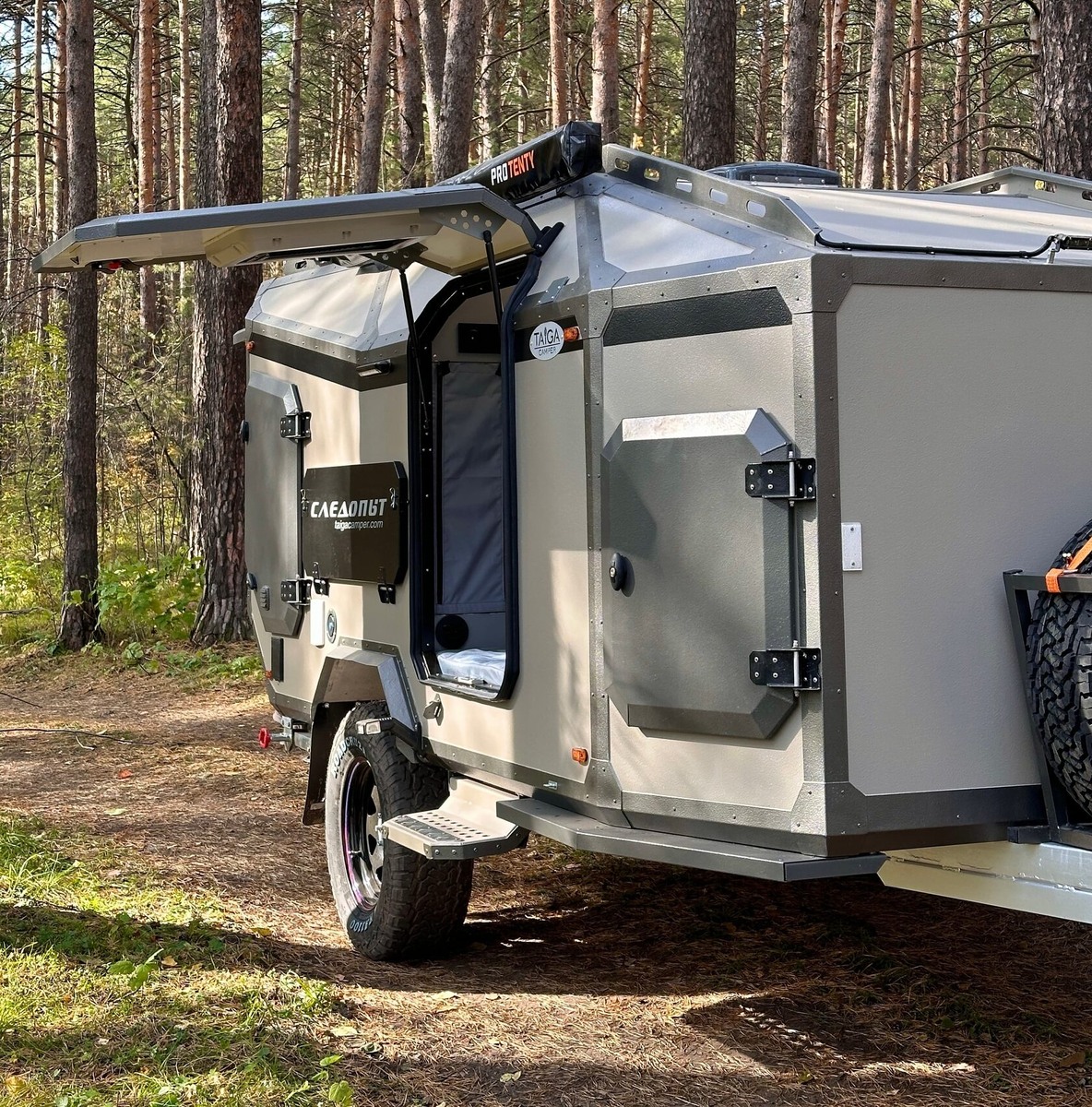 Листайте галерею, "заходите" вовнутрь и чуствуйте себя, как дома!. 