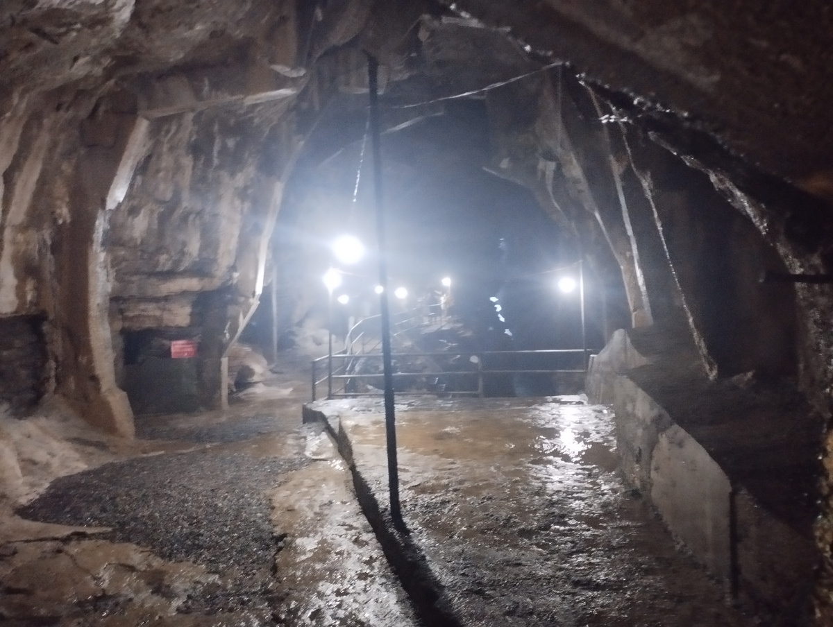 Дорога под землей