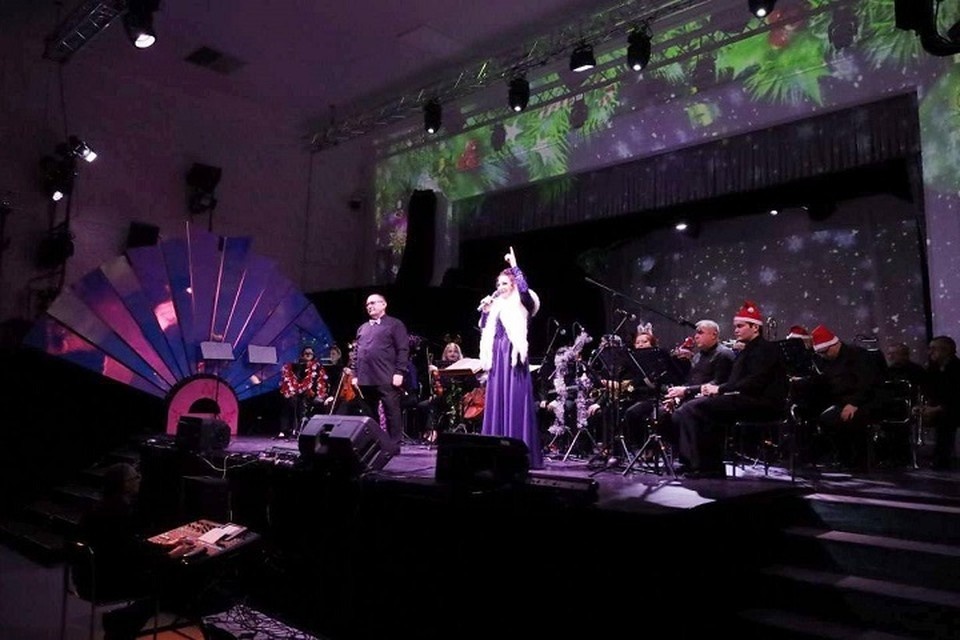    Эстрадно-симфонический оркестр подарил Мариуполю концерт «Новогоднее конфетти». Фото: Министерство культуры ДНР