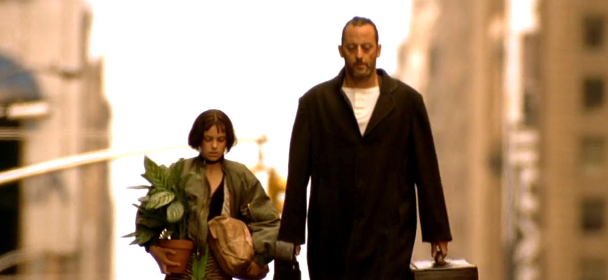Кадр из кинофильма "Леон", 1994 г., режиссер и сценарист Люк Бессон, композитор Эрик Серра (скриншот)