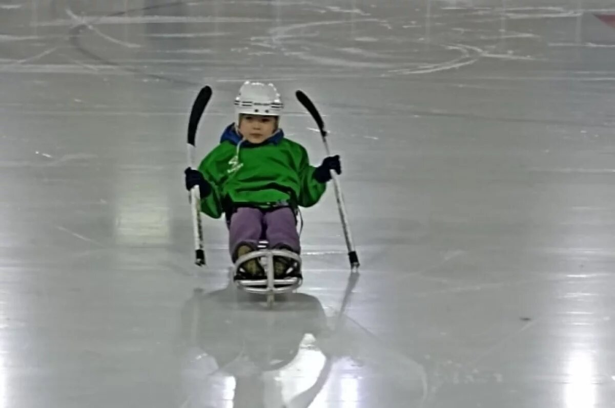    Завершены соревнования по следж-хоккею в Ярославле