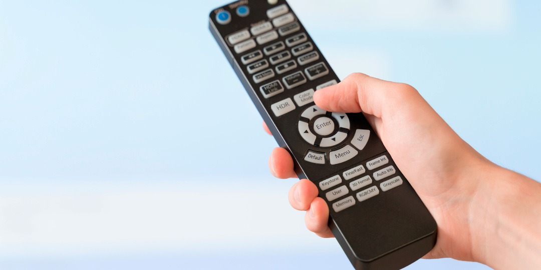 Обычные ИК-пульты устарели. Как управлять старой техникой прямо из браузера?