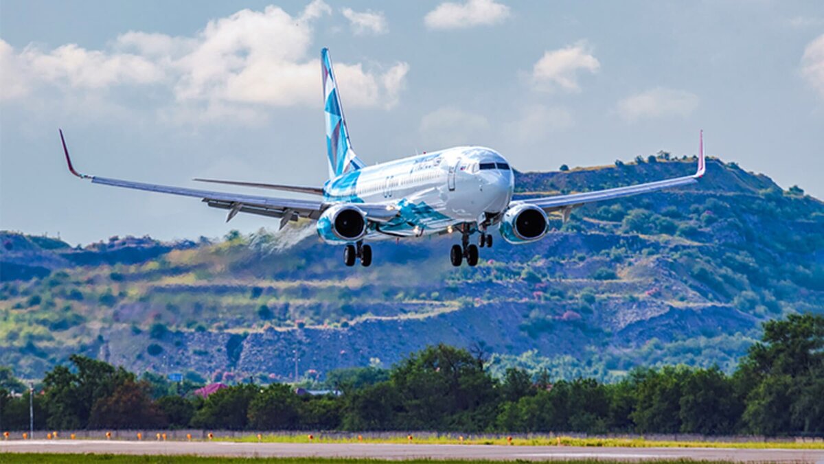   Самолёт Boeing 737 авиакомпании NordStar