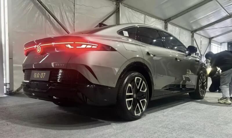   Volkswagen ID. Unyx 07