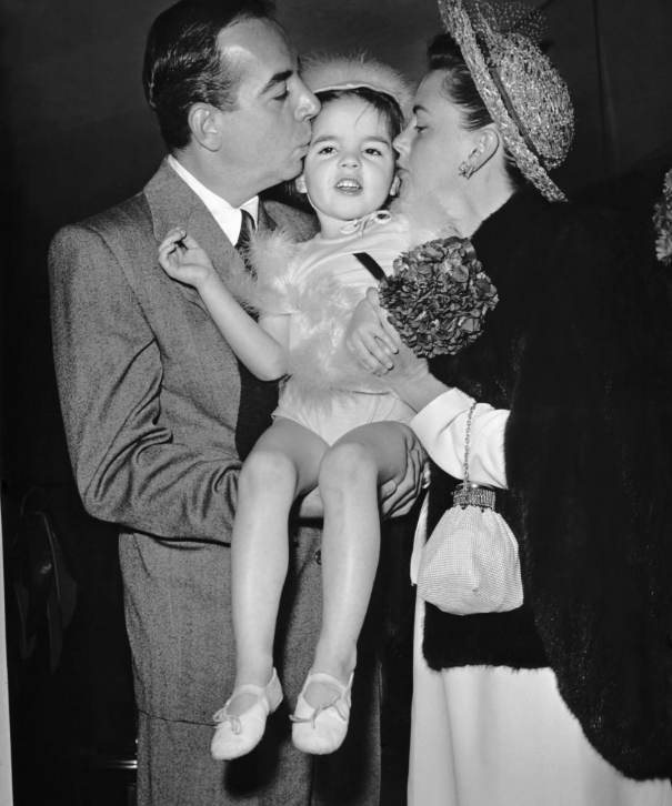 Фотография Лайзы с родителями