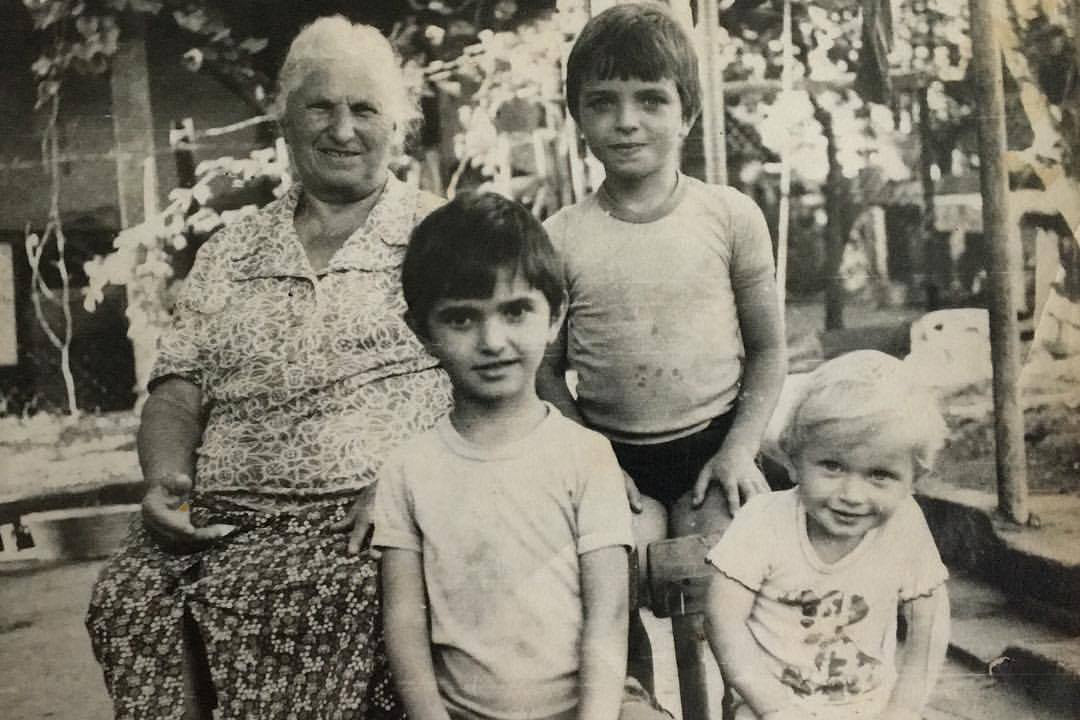 Саша был старшим ребенком в многодетной семье