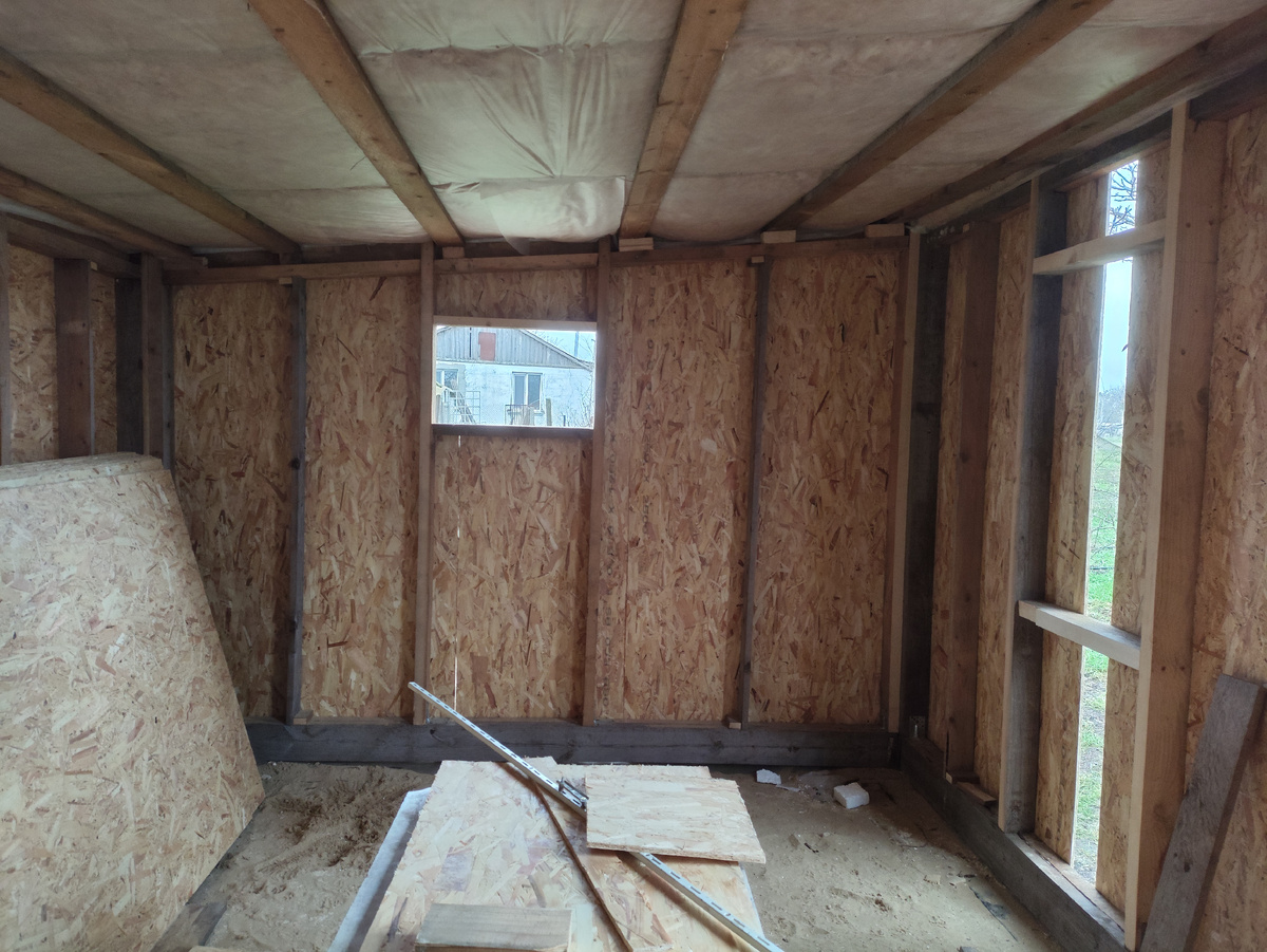 И второе окно тоже скоро на место можно будет ставить