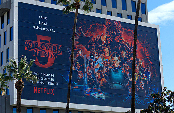    Афиша сериала в Голливуде.REUTERS/Mike Blake