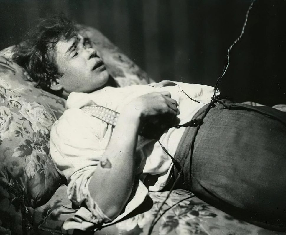    Посмертное фото Есенина, фото: Википедия