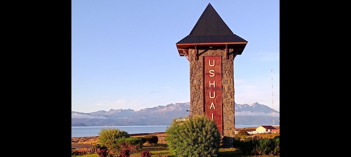 Этот город - самый южный на планете, расположен на Огненной земле, в Аргентине - самая дальняя от дома точка на планете, где я смог побывать в феврале 2024 года