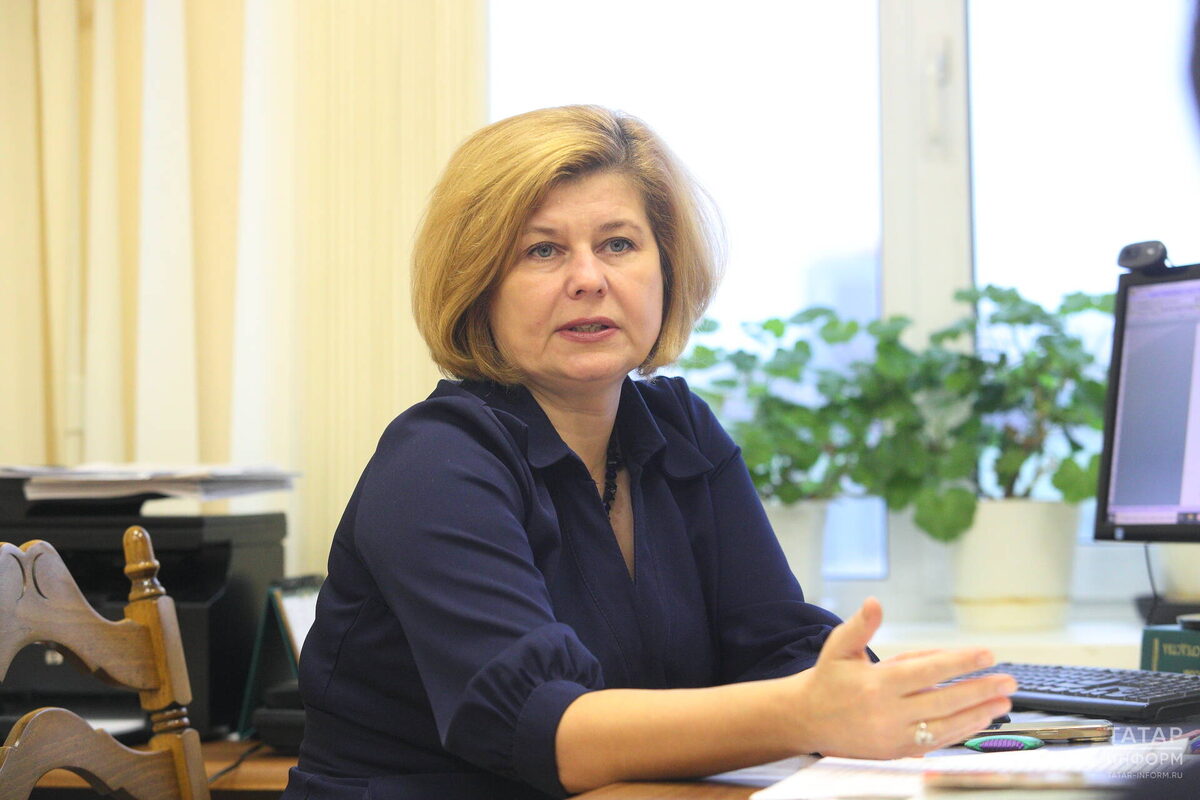 Оксана Фролова: «Если в пищевом продукте тяжелых металлов выше нормы, эти продукты не допускаются в продажу и уничтожаются. Есть специальная система, способная рассчитать, как влияют минимальные дозы на наше здоровье»Фото: © Михаил Захаров / «Татар-информ»