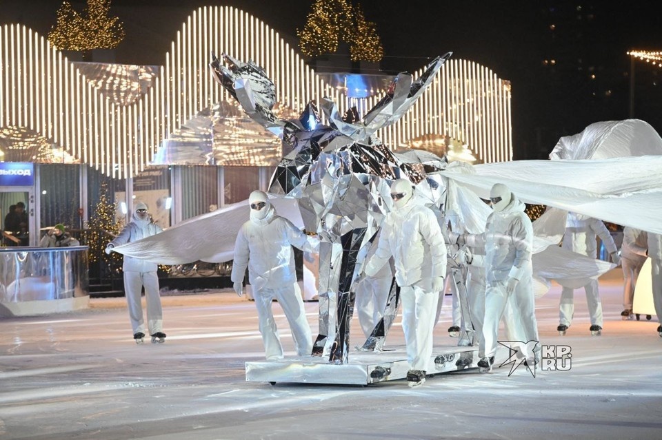    В день открытия прошло ледовое шоу Ольга ЮШКОВА
