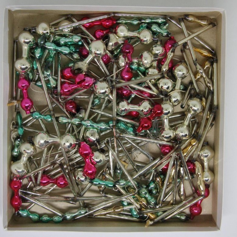 Старые гирлянды. Источник https://youla.ru/moskva.