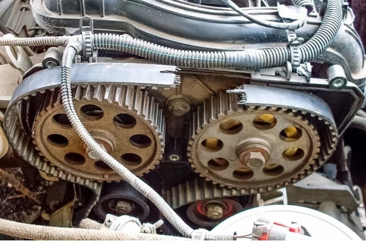 Ремень ГРМ: после какого пробега его нужно менять и как поменять, что уже пора