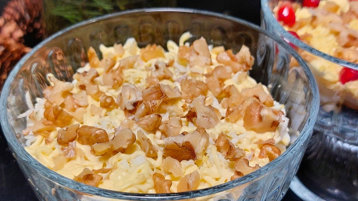 Рецепт №1 Салат Дамский каприз с грецким орехом