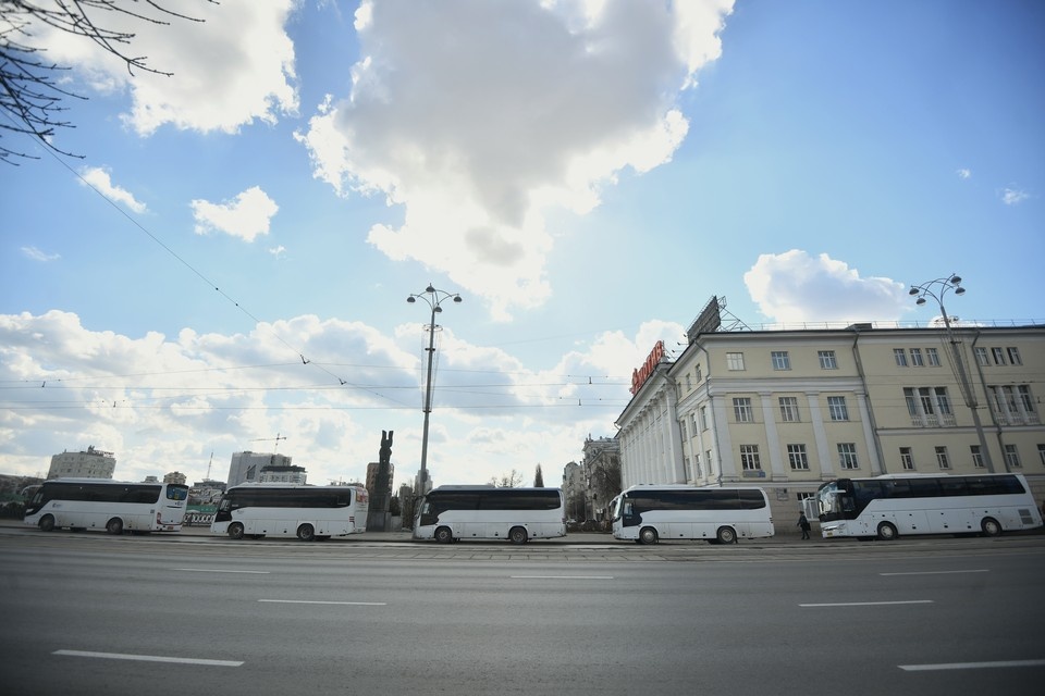    Межмуниципальные автобусы в Новочеркасске продолжат работу, несмотря на угрозы перевозчиков. Алексей БУЛАТОВ