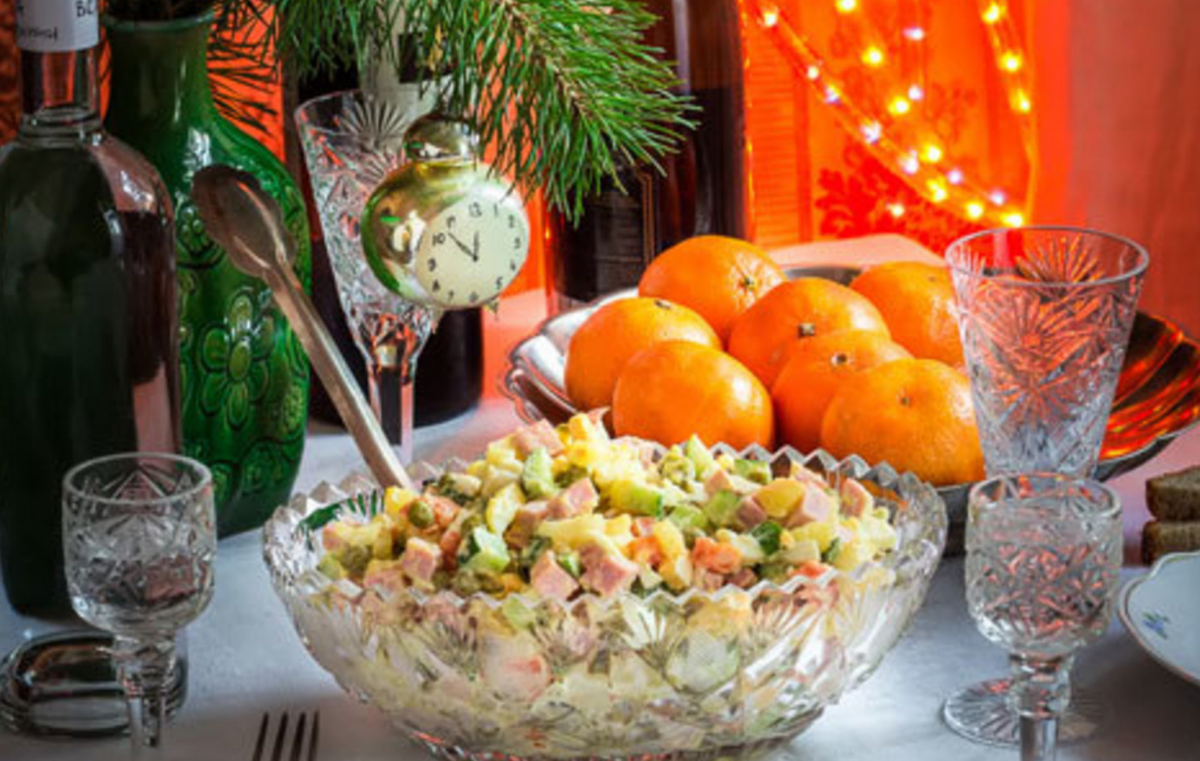 новогодний стол