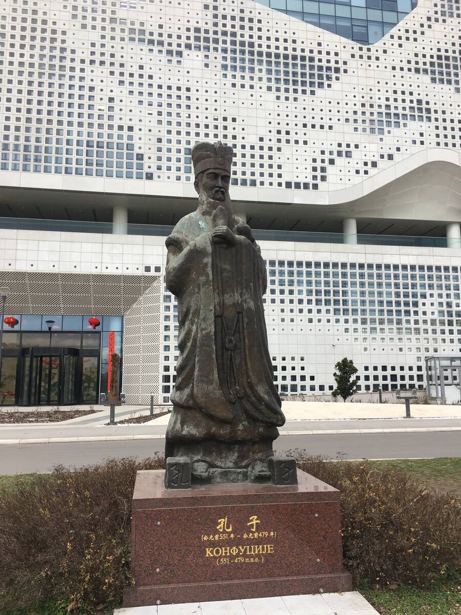 Советую отслеживать всякие культурные активности, которые организует этот центр, потому что, пусть не в комплексе, но по крупицам можно собрать пазл китайской культуры и древних традиций.