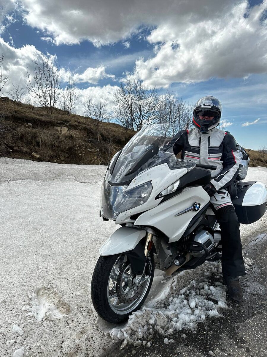 Фото из архива: Артём на снегу:)