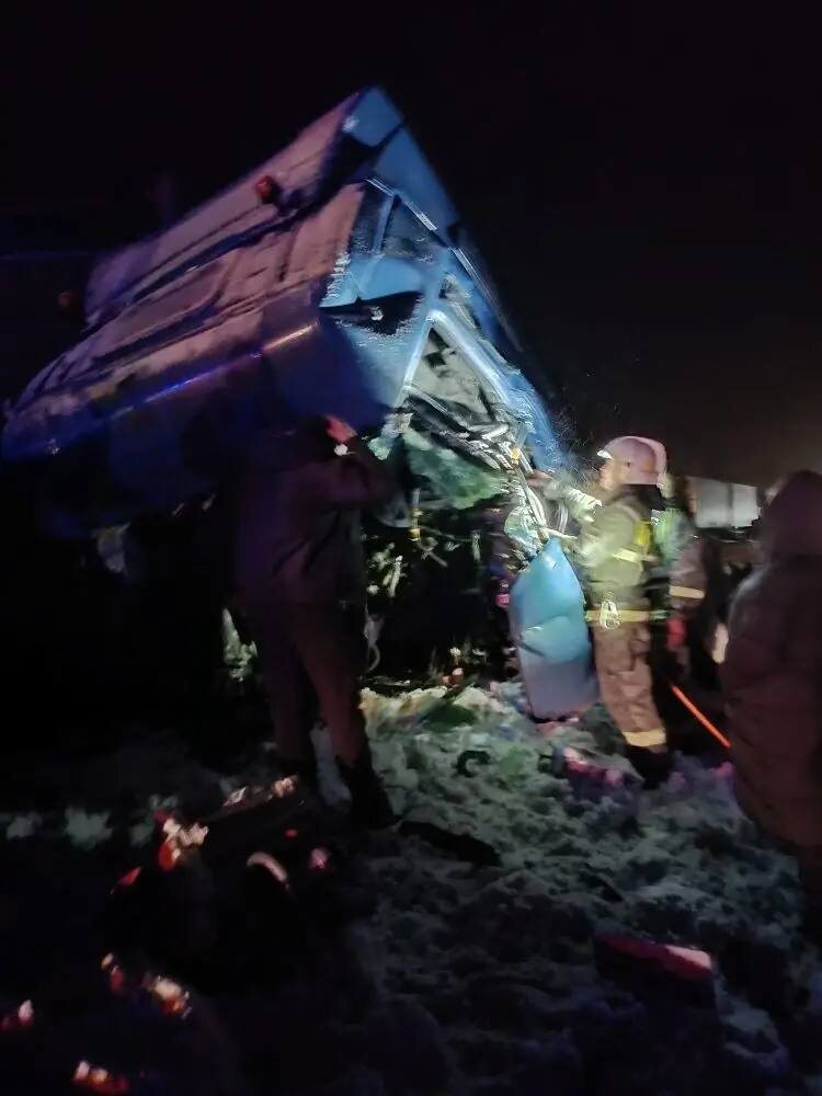    Бензовоз и автомобильный трал столкнулись на трассе в Карелии© МВД Карелии /Госкомитет Карелии по безопасности