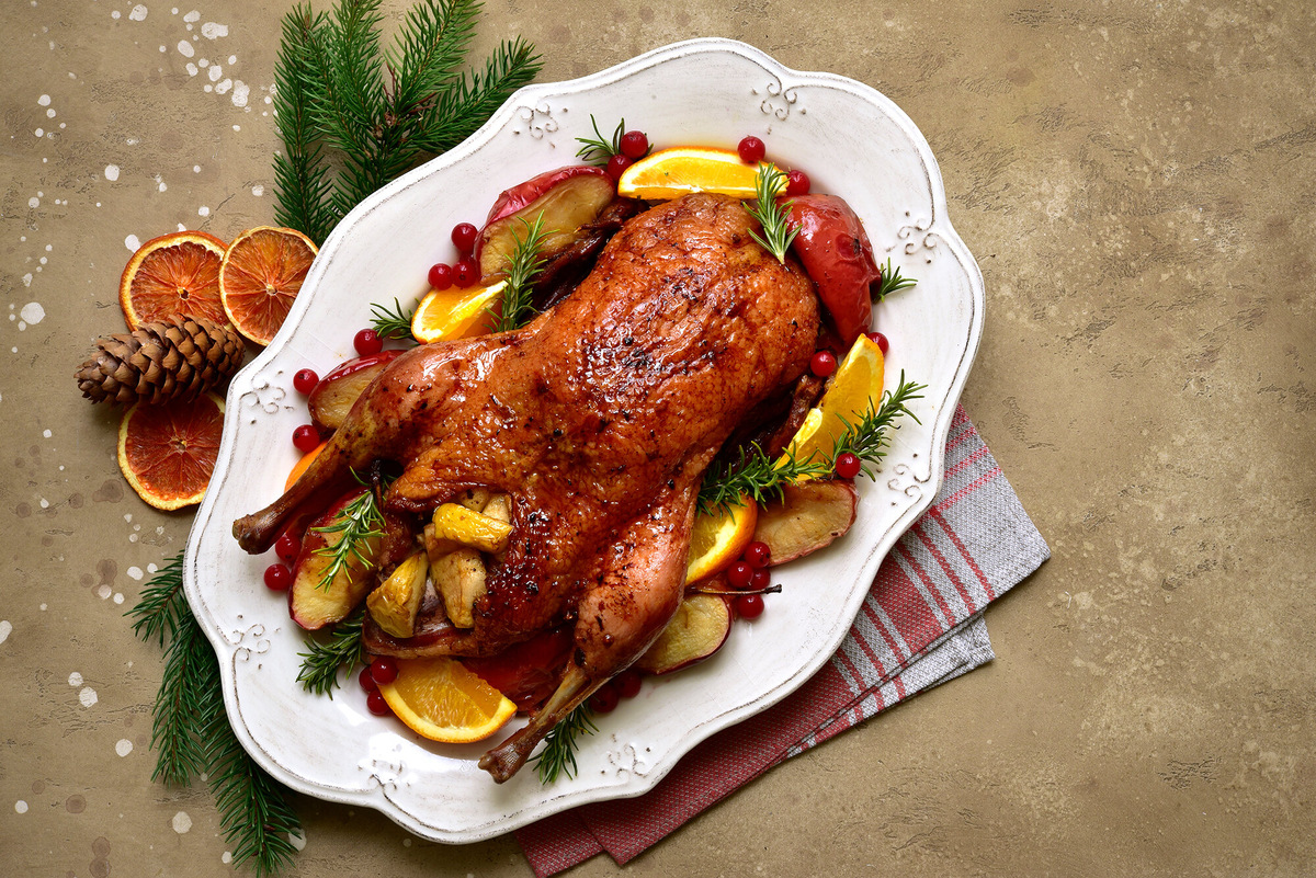 На следующий день подавали запечённого гуся с яблоками. Фото: Liliya Kandrashevich / Shutterstock / Fotodom