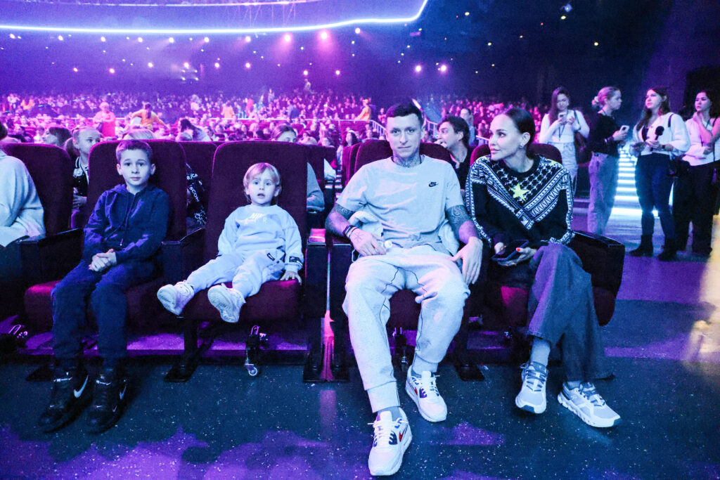 Листайте вправо, чтобы увидеть больше изображений