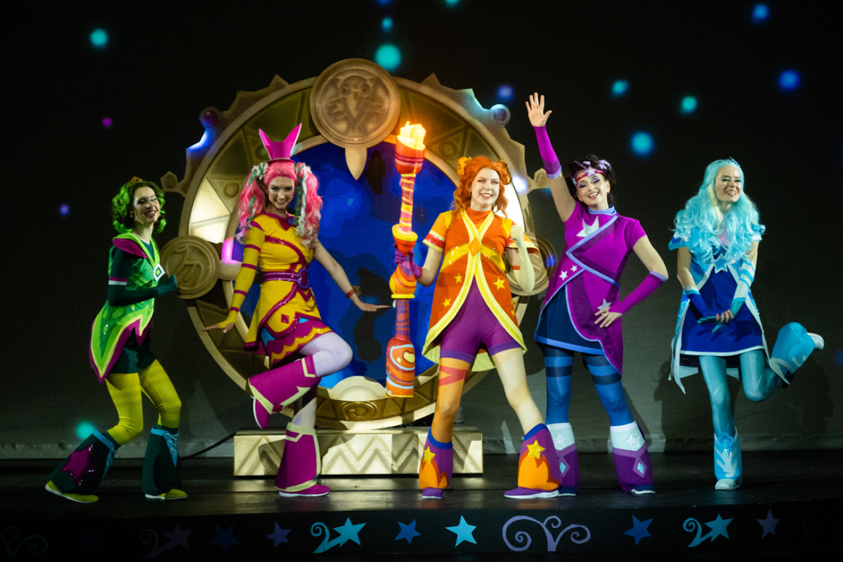 Новогоднее мегашоу «История игрушек» (фото из интернета)