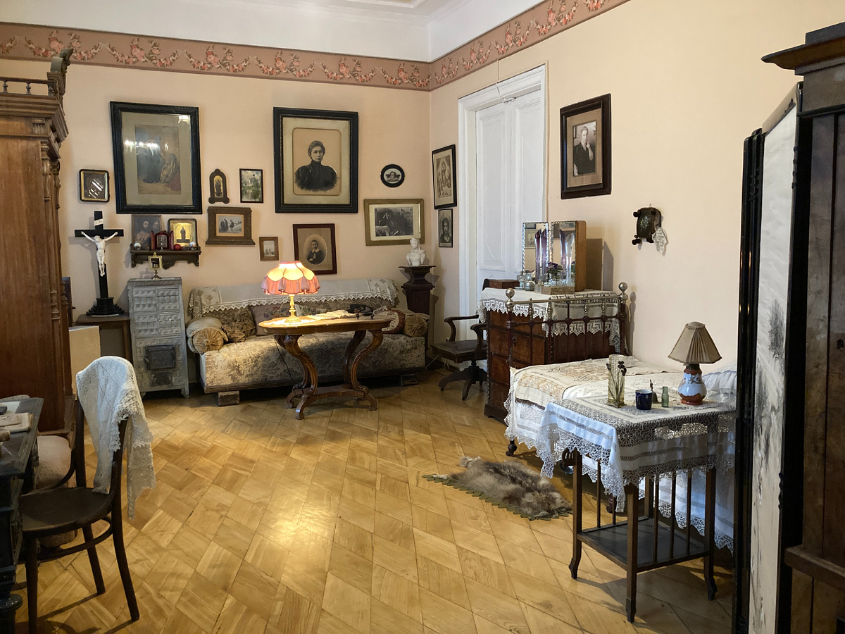 спальня актрисы на третьем этаже 