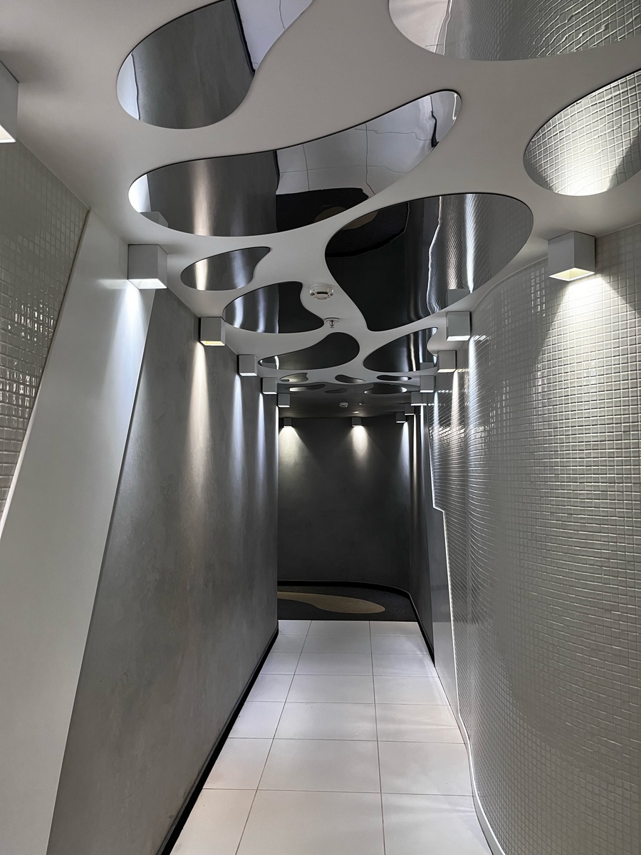 Коридор в кинотеатре