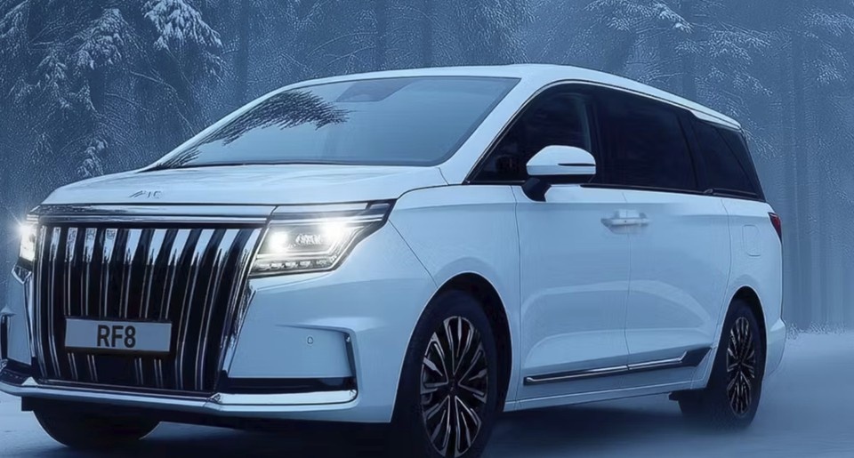    Первые минивэны JAC RF8 прошли регистрацию в РФ / фото jac