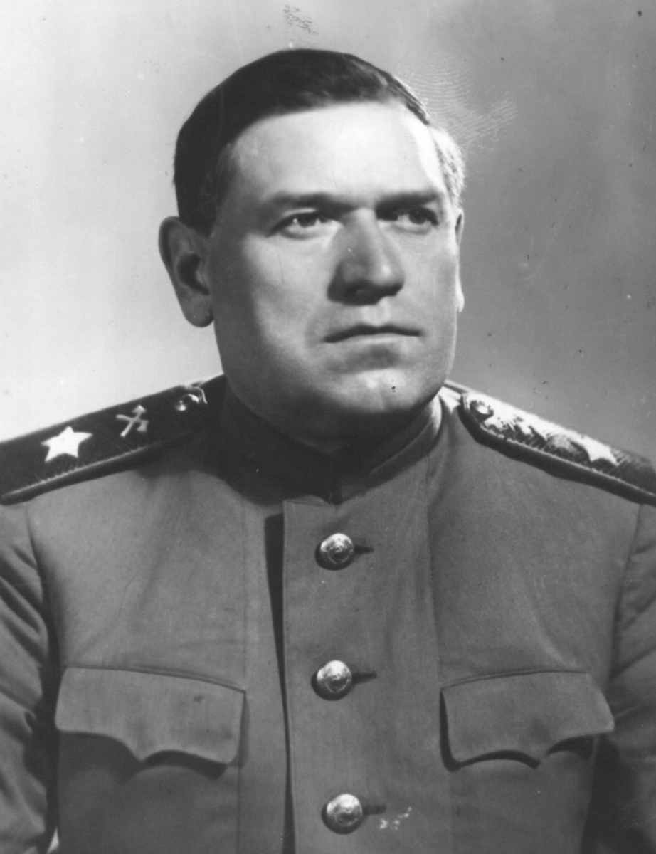 Фотопортрет М. П. Воробьева в повседневной форме (из личного архива автора)