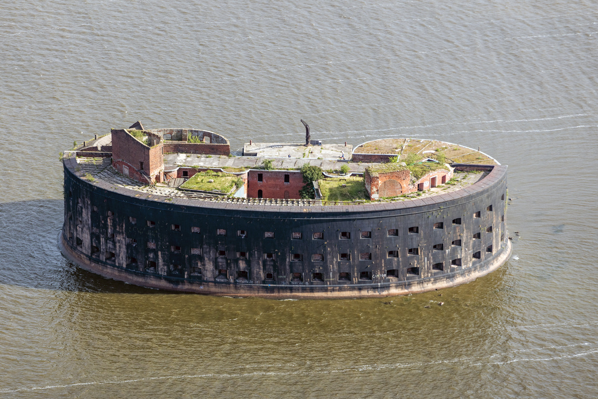     "Чумной форт": как крепость в Финском заливе стала секретной лабораторией для создания вакцины от чумы