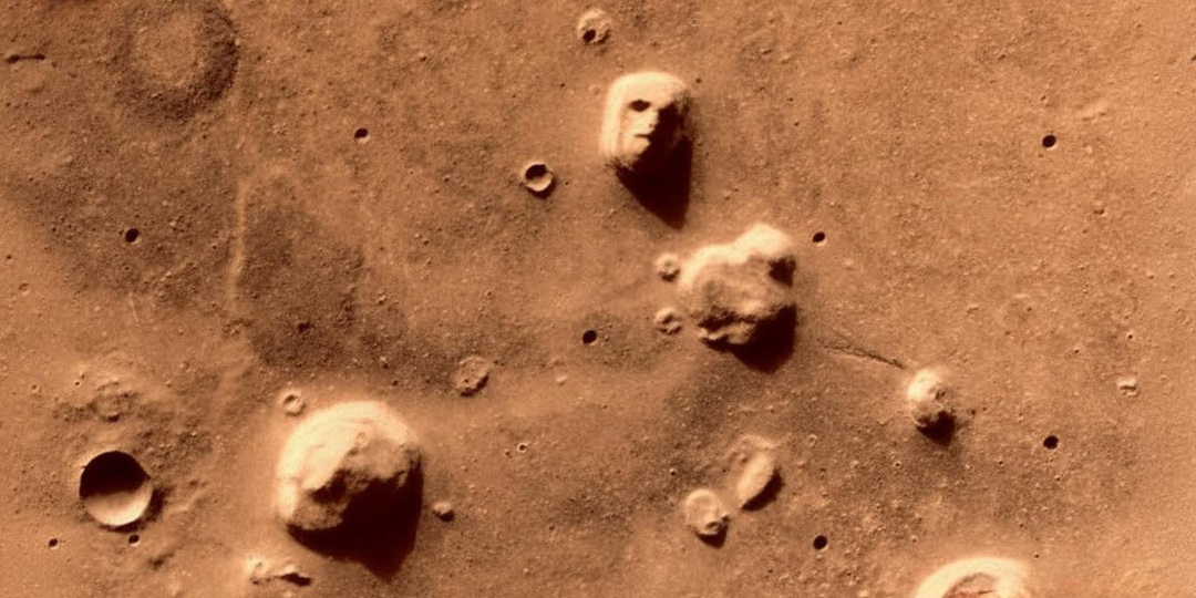 НАСА назвало это «игрой света»: Но почему рядом с «Лицом на Марсе» стоят пирамиды? Загадка Кидонии.