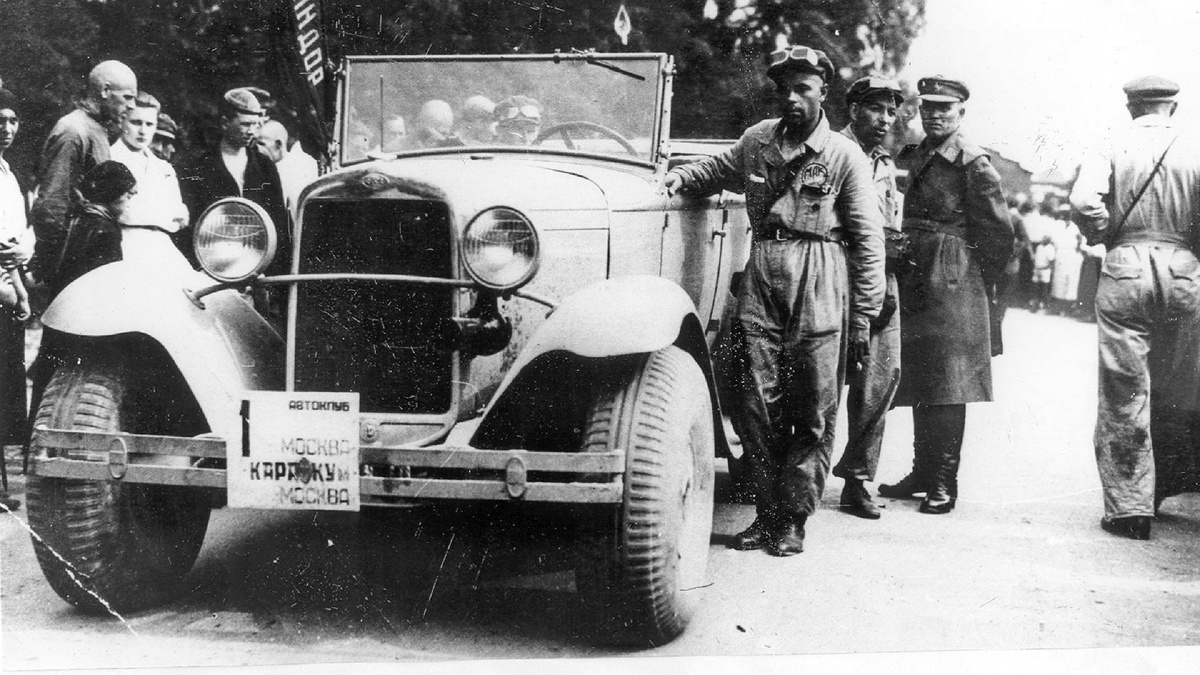 Участник автомобильного пробега Москва-Кара-Кум фото из rg.ru