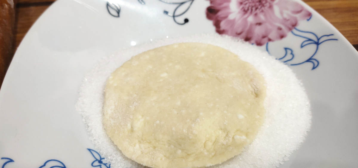 Обваливаем одну сторону круга