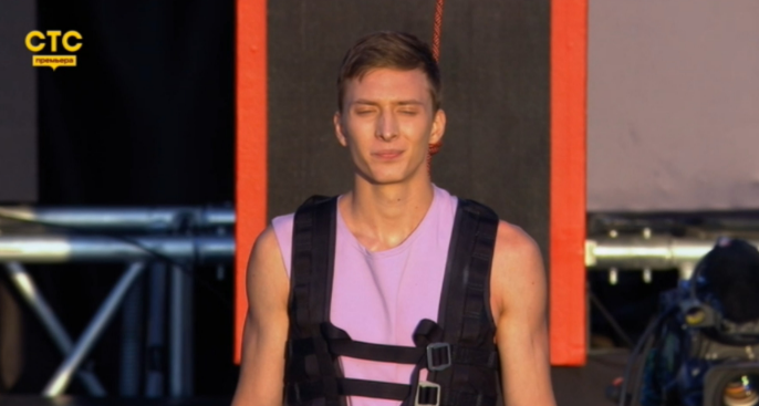 Кадр из шоу "Суперниндзя" для канала "Честный блогер"