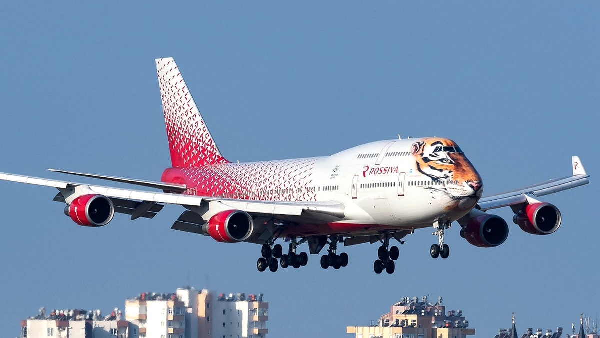 Каких гражданских 4-двигательных самолетов было выпущено больше всего?