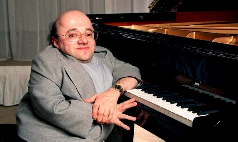 Он победил болезнь — и стал национальным героем Франции. Одиссея пианиста Мишеля Петруччиани