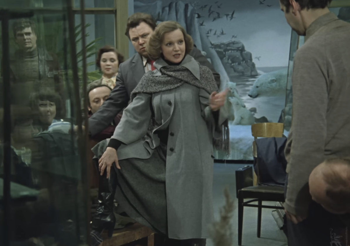 кадр из фильма "Гараж" 