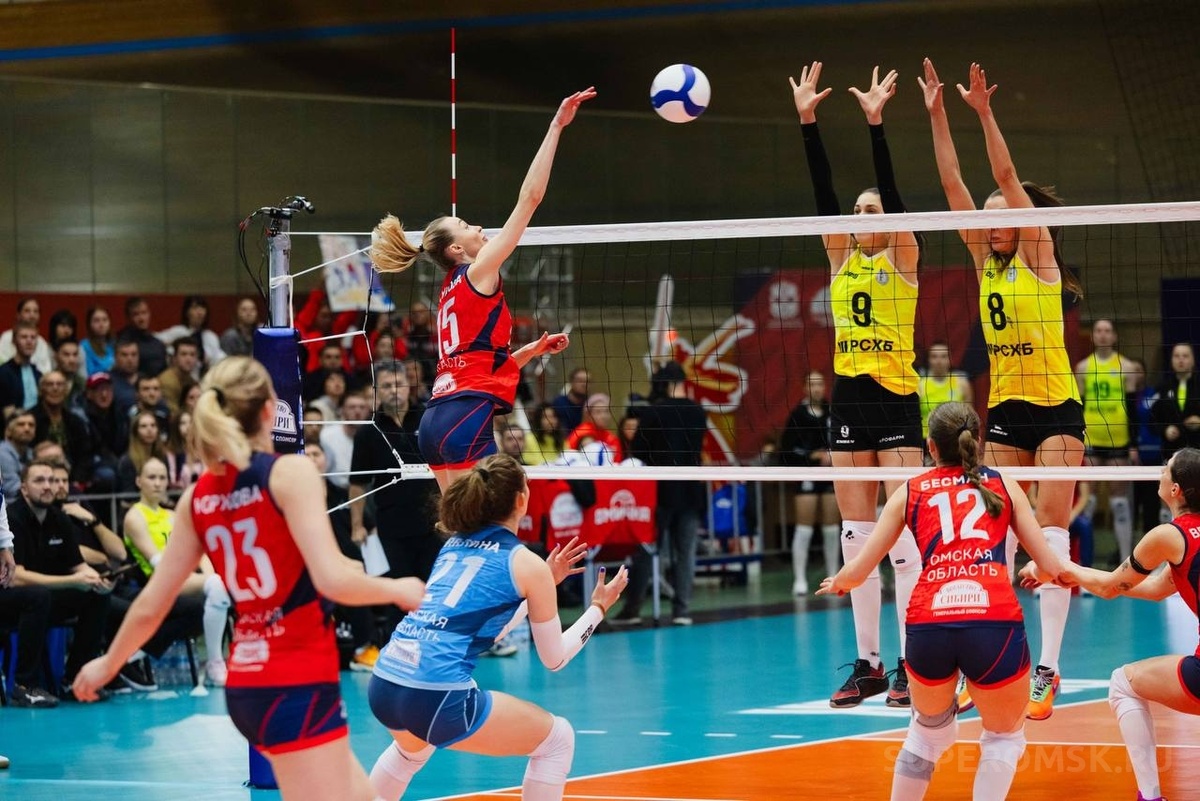 В первом круге "Омичка" сенсационно победила "Ленинградку" 