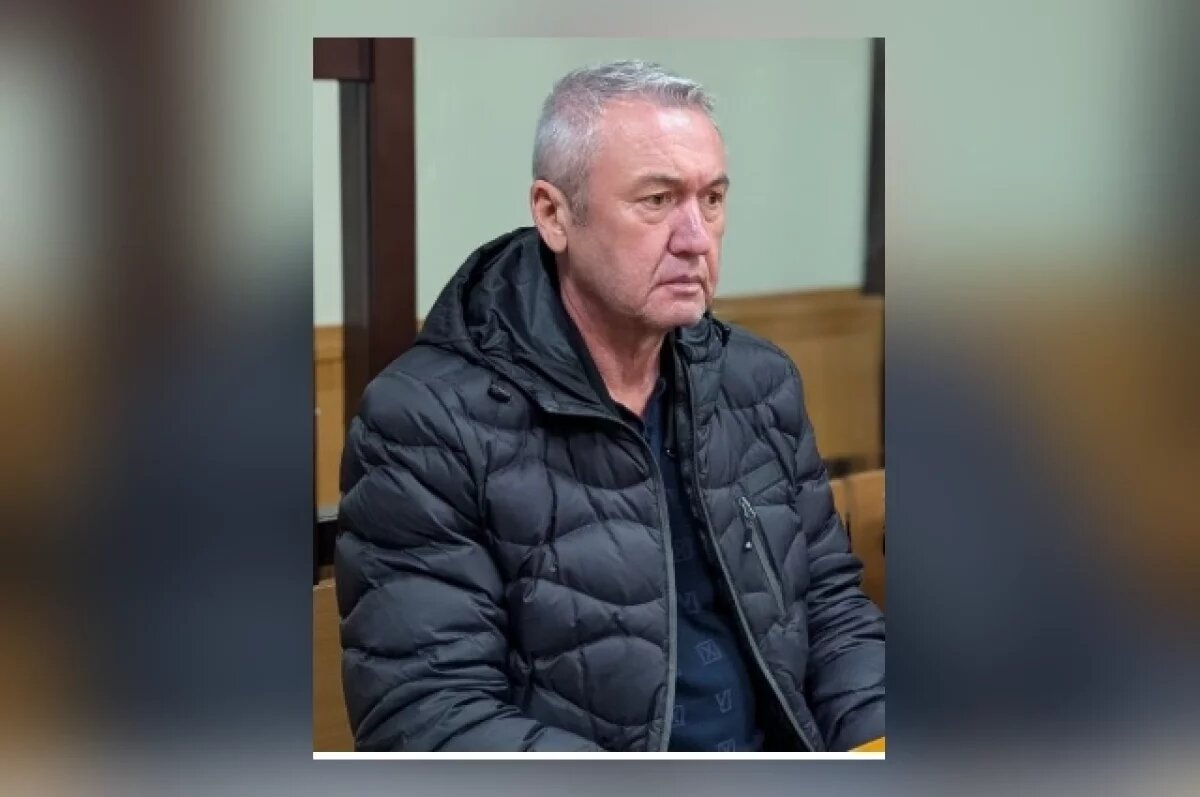    Бизнесмен, чья компания выполняла контракты на десятки миллиардов рублей, останется в следственном изоляторе.