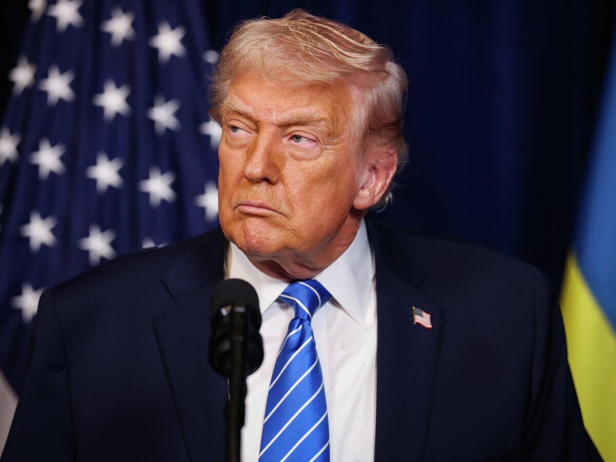    Президент США Дональд Трамп во время пресс-конференции по итогам встречи с Владимиром Зеленским в Мар-а-Лаго во Флориде | © Getty Images / Joe Raedle