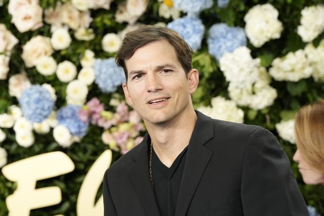 Эштон Кутчер