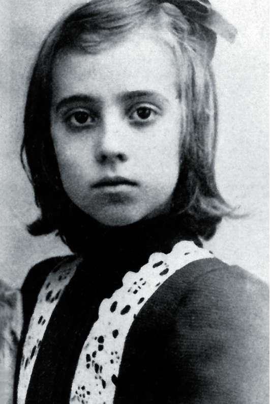 Эльза Скиапарелли в детстве