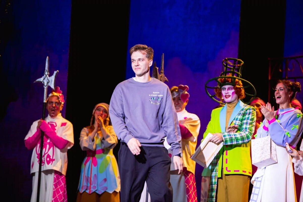    Режиссёр постановщик Павел Еремеев