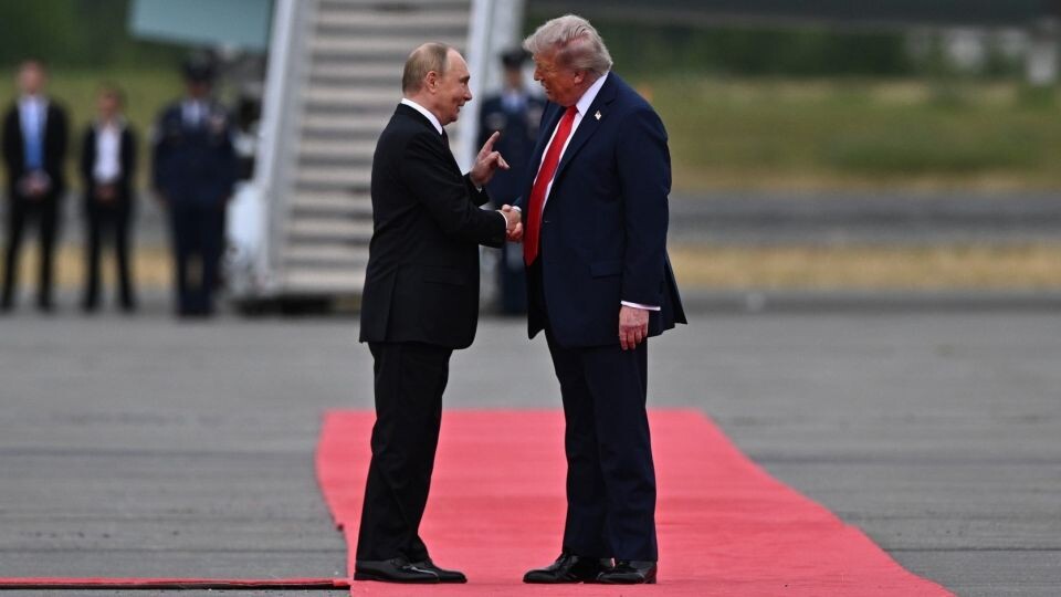    Владимир Путин и Дональд Трамп на Аляске. Источник: kremlin.ru/Сергей Бобылёв, РИА "Новости"