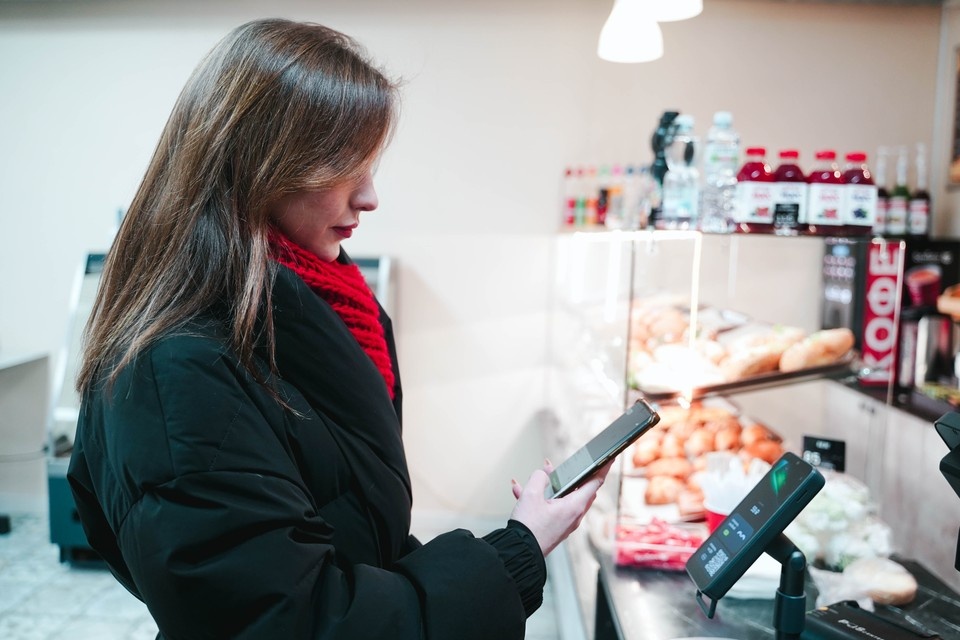    ЦБ предрёк увеличение доли безналичных платежей в России до 90% Светлана МАКОВЕЕВА